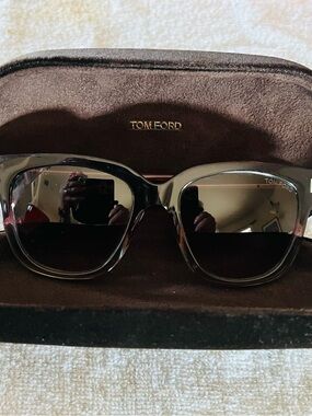 Tom Ford Gloss Logo-Accented Sunglasses  Exceptional Condition